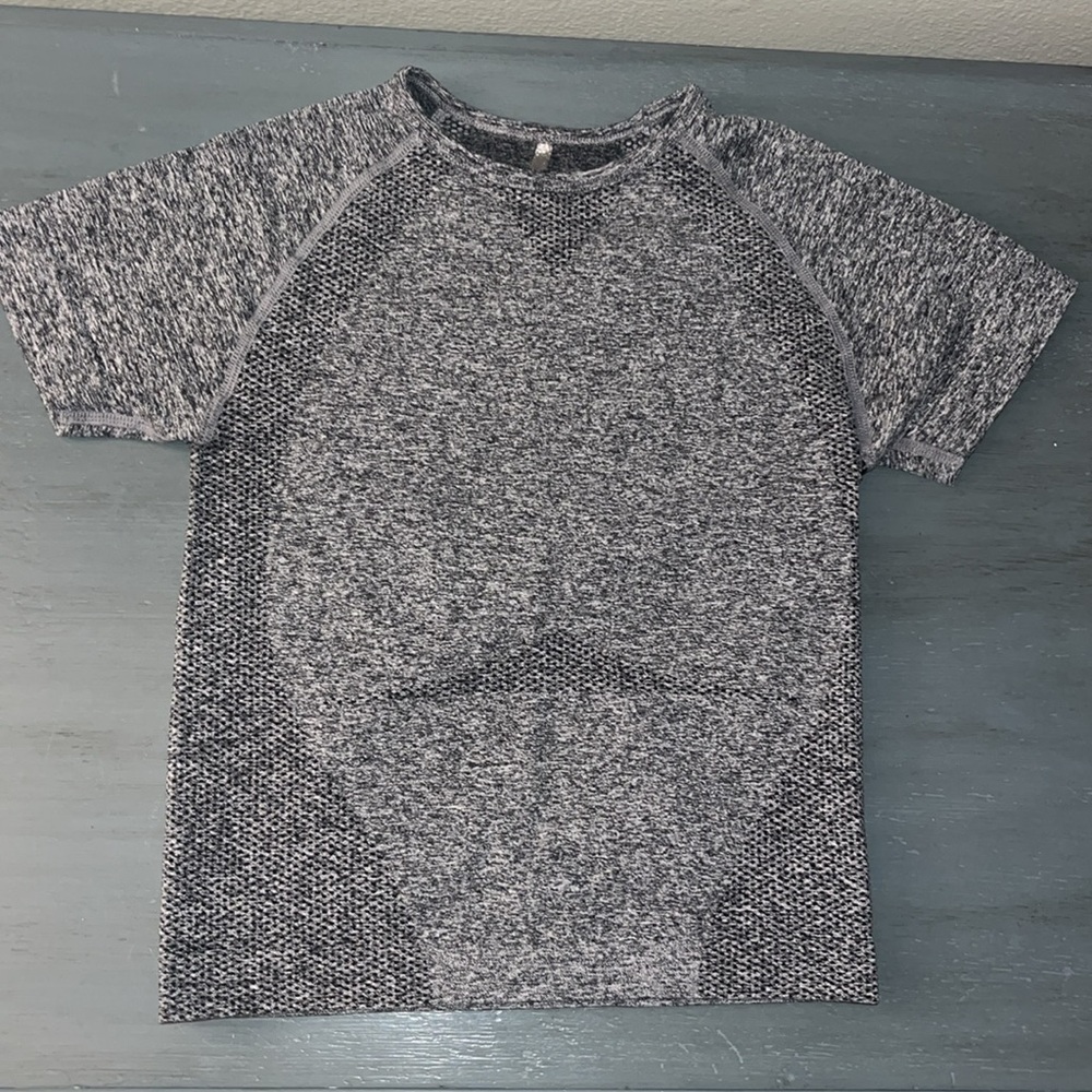 Astoria Activewear Tight Gray Workout Gym Sportswear Short sleeve Top EUC